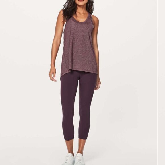 Lululemon hold & let flow tank women’s M - Picture 2 of 10